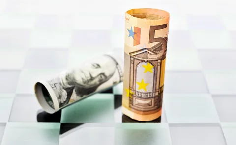 euro beats dollar_Getty - web.jpg 
