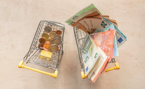 Shopping trolley and currency