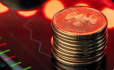 Ruble-NDF-valuations-diverge-from-spot