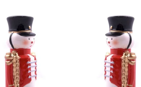 two-toy-soldiers-facing-with-copyspace