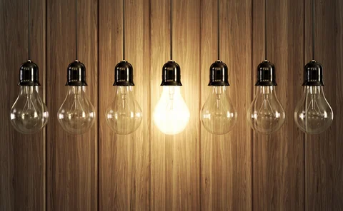 startups-lightbulbs-waters-0814