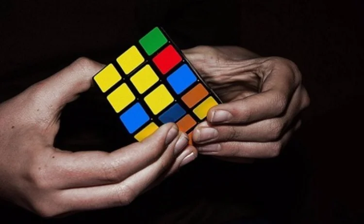 rubiks-cube-solve-345056969-e9cdec3f5b-z rubiks-cube-solve-345056969-e9cdec3f5b-z
