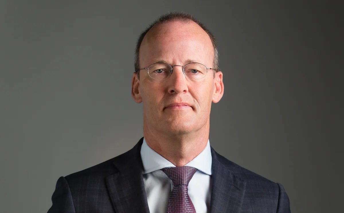 US insurance policies eroding greenback’s place, say Knot and Obstfeld